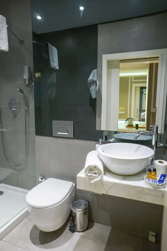 Deluxe Tek Büyük Yataklı Oda, Balkon (Annex)
