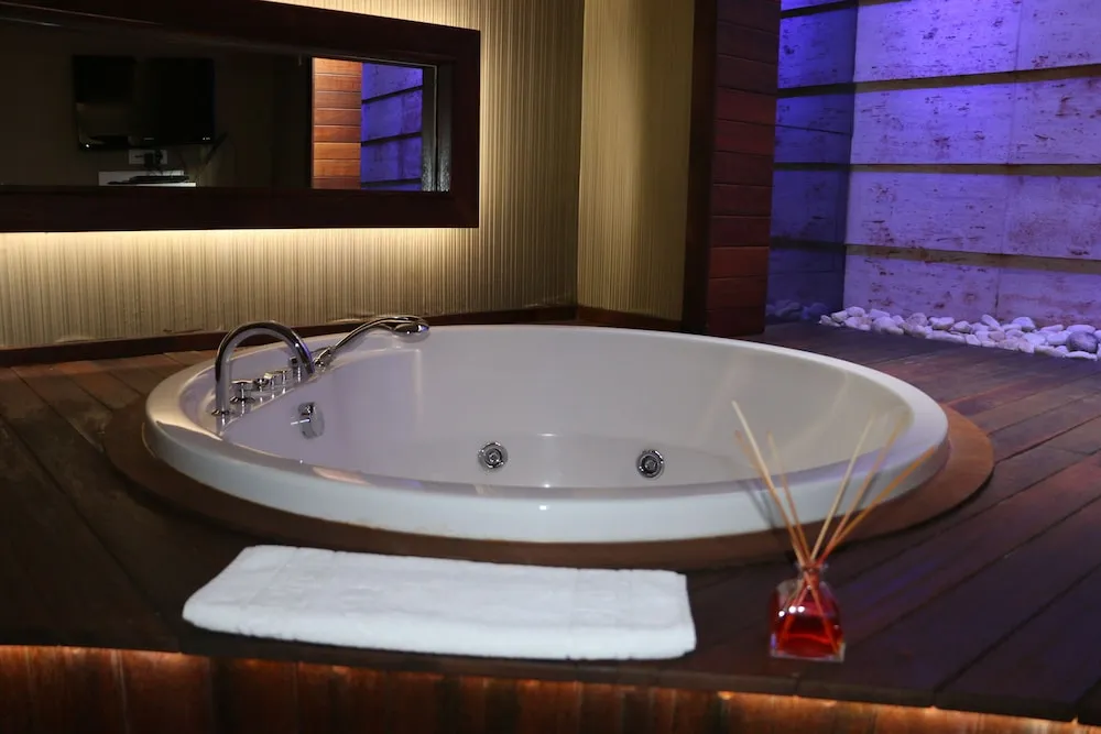 Deluxe Tek Büyük Yataklı Oda, Sıcak Su Küveti (Annex)