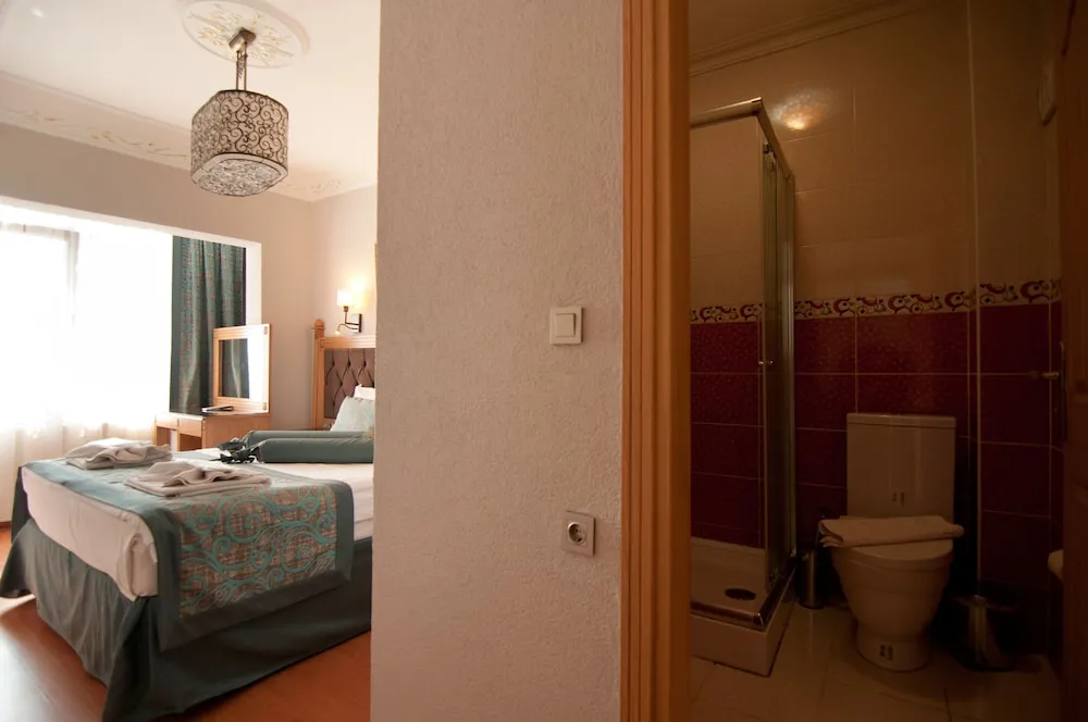 Standard Tek Büyük Yataklı Oda