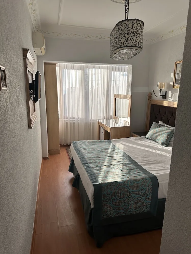 Standard Tek Büyük Yataklı Oda