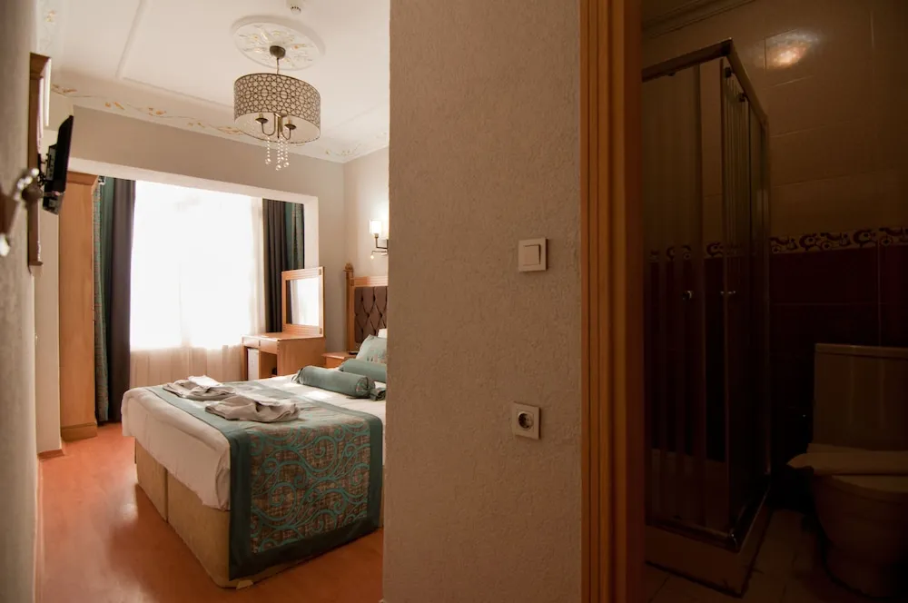 Standard Tek Büyük Yataklı Oda