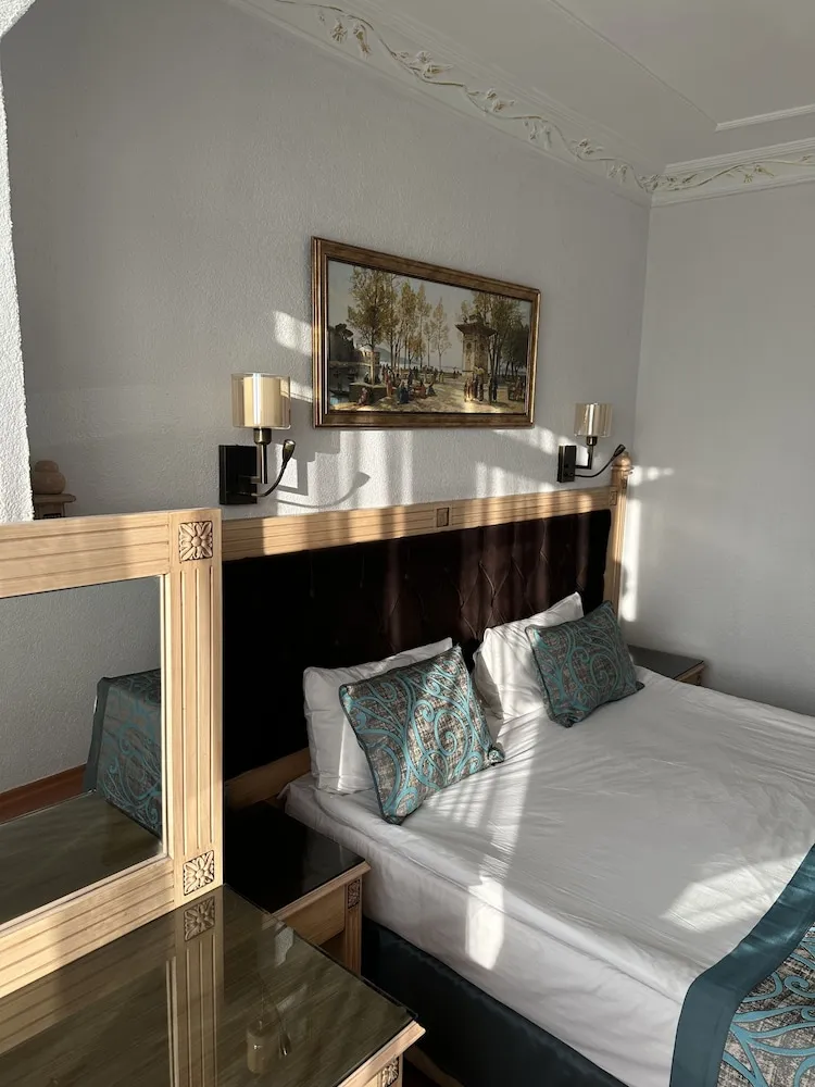 Standard Tek Büyük Yataklı Oda