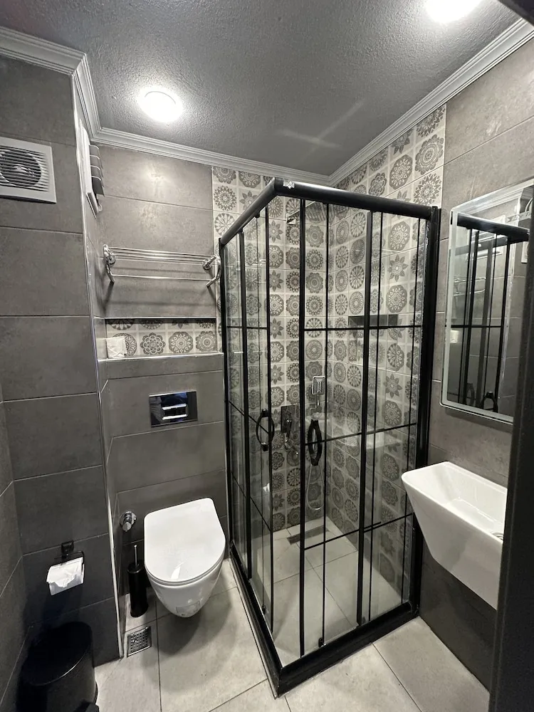 Standard Tek Büyük Yataklı Oda