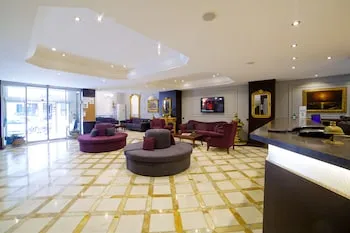 Grand Ant Hotel
