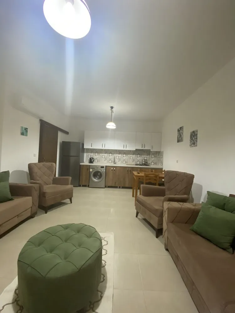 Economy Apart Daire, Bahçe Manzaralı