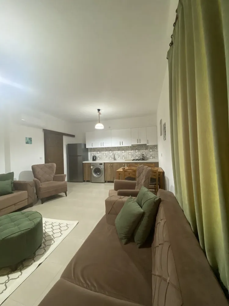Economy Apart Daire, Bahçe Manzaralı