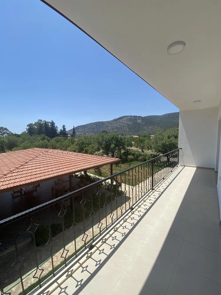 Economy Apart Daire, Bahçe Manzaralı