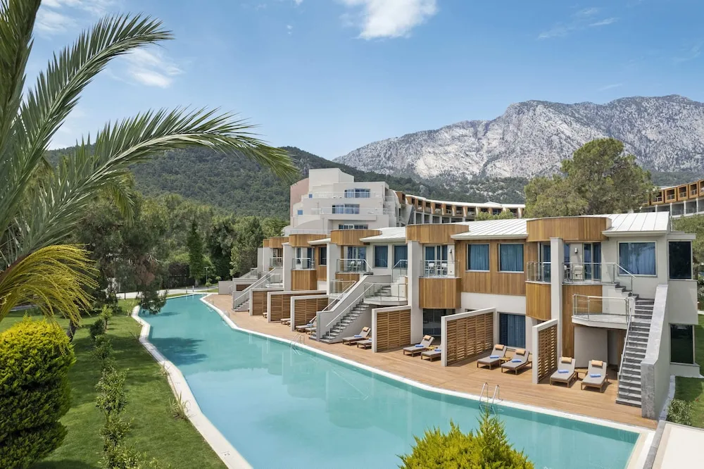 Marine Pool House