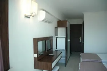 Arora Hotel