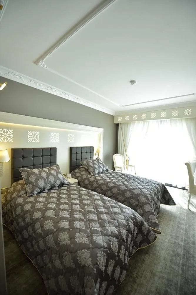 Standard Tek Büyük veya İki Ayrı Yataklı Oda