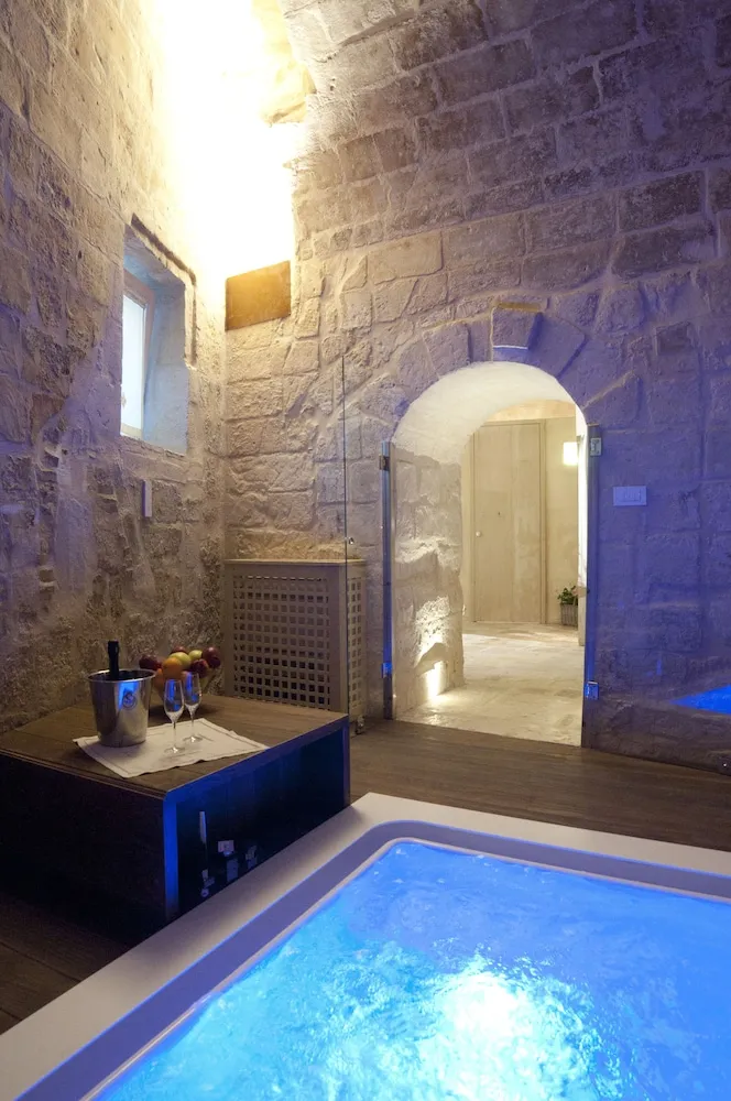 Özel spa küveti