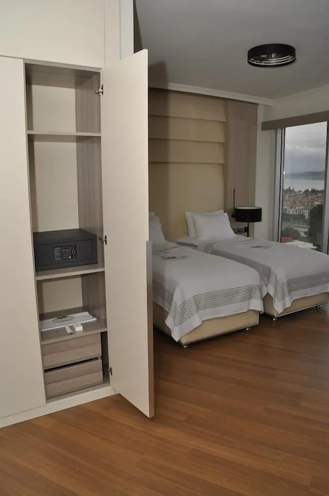 Deluxe Tek Büyük veya İki Ayrı Yataklı Oda, Deniz Manzaralı