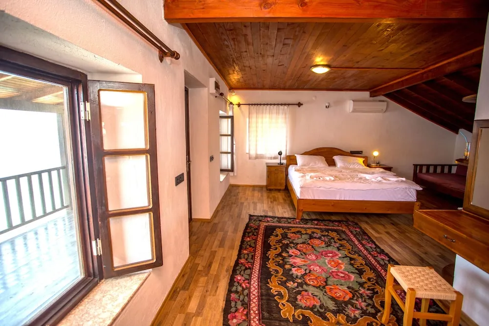 Kekova Deluxe 15