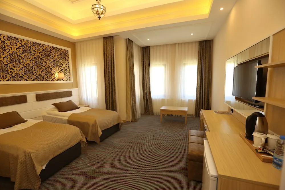 DELUXE LAKE WIEW ROOM