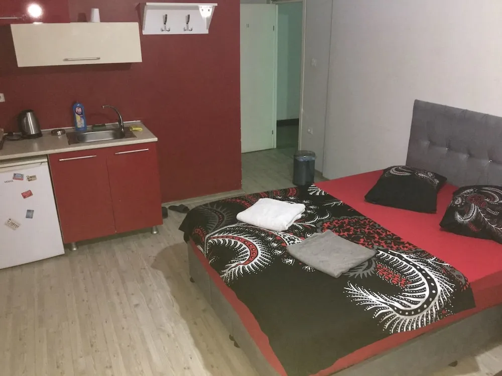 Tek Büyük Yataklı Oda, 1 Çift Kişilik Yatak