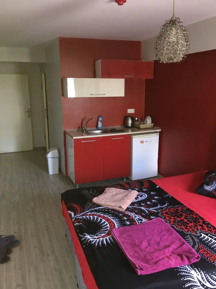 Tek Büyük Yataklı Oda, 1 Çift Kişilik Yatak