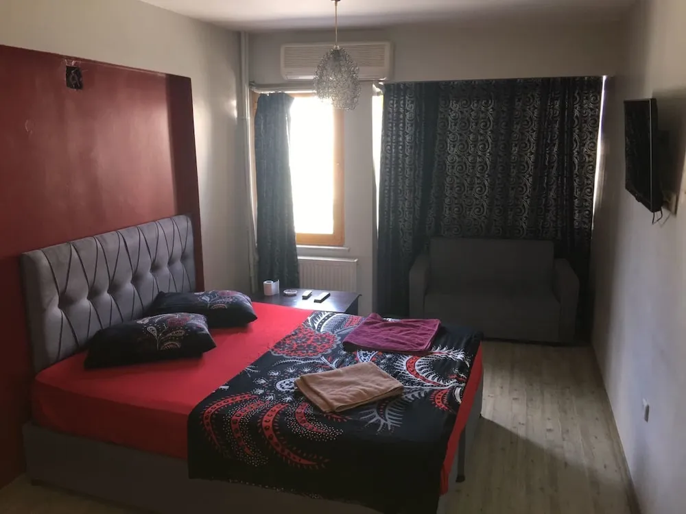 Tek Büyük Yataklı Oda, 1 Çift Kişilik Yatak