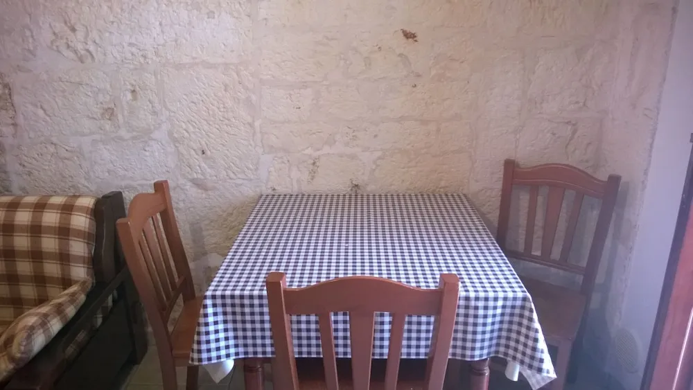 Odada yemek servisi