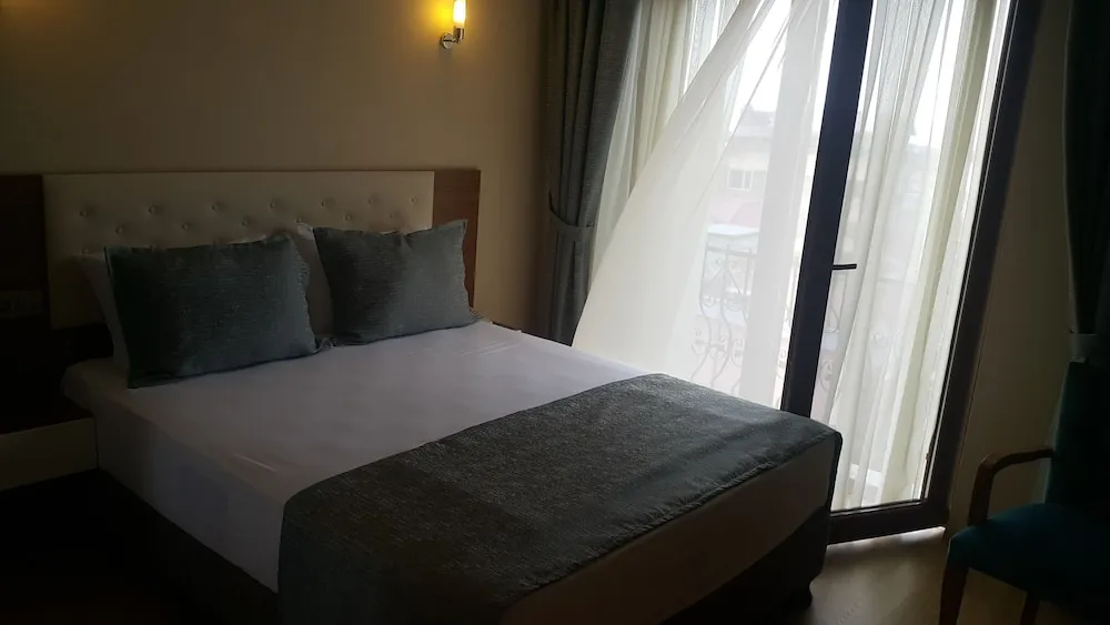 Standard Tek Büyük Yataklı Oda