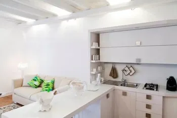 Suite Home Trani
