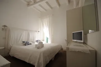 Suite Home Trani