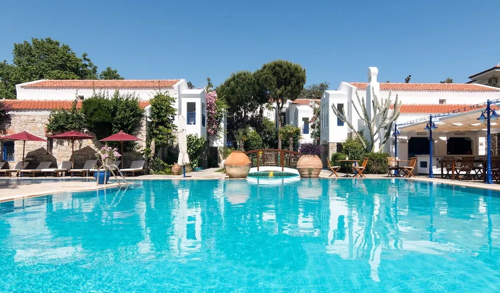 Marphe Hotel Suites & Villas