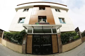 İkiz Palmiye Kız Öğrenci Pansiyonu - Sadece Kadınlara Yöneliktir - Hostel