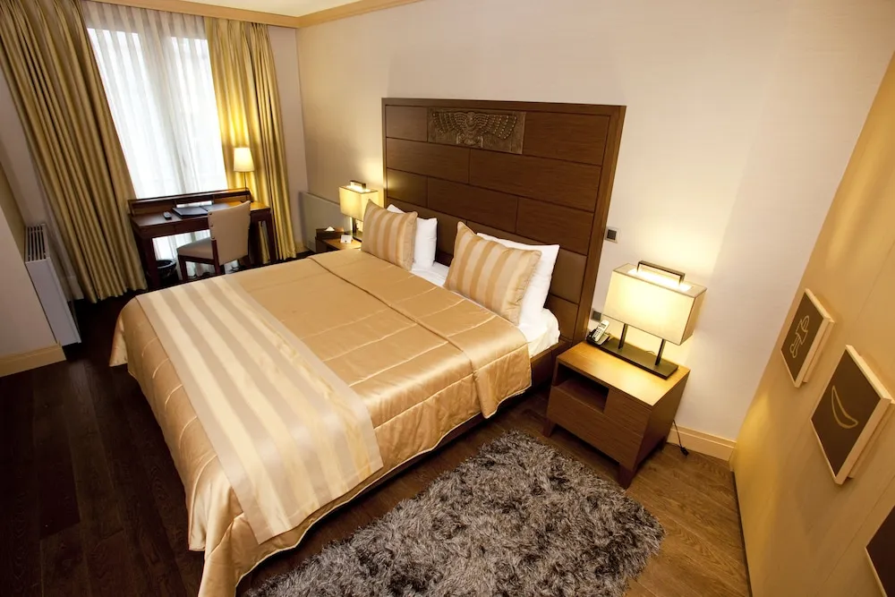 Junior Süit, Sigara İçilmez