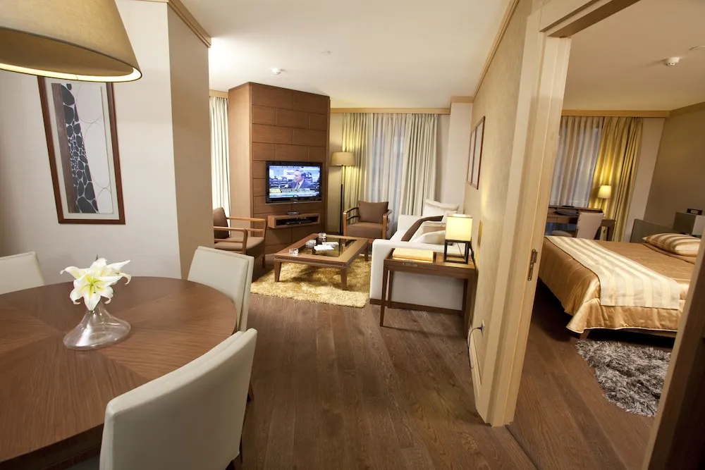 Junior Süit, Sigara İçilmez