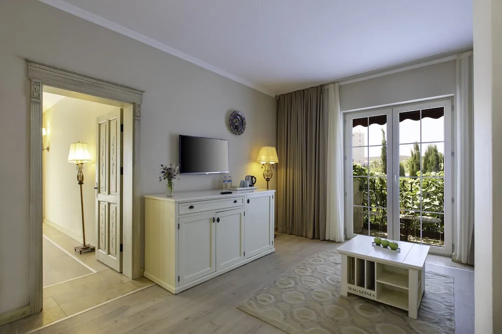 Deluxe Stüdyo Süit, Bahçe Manzaralı