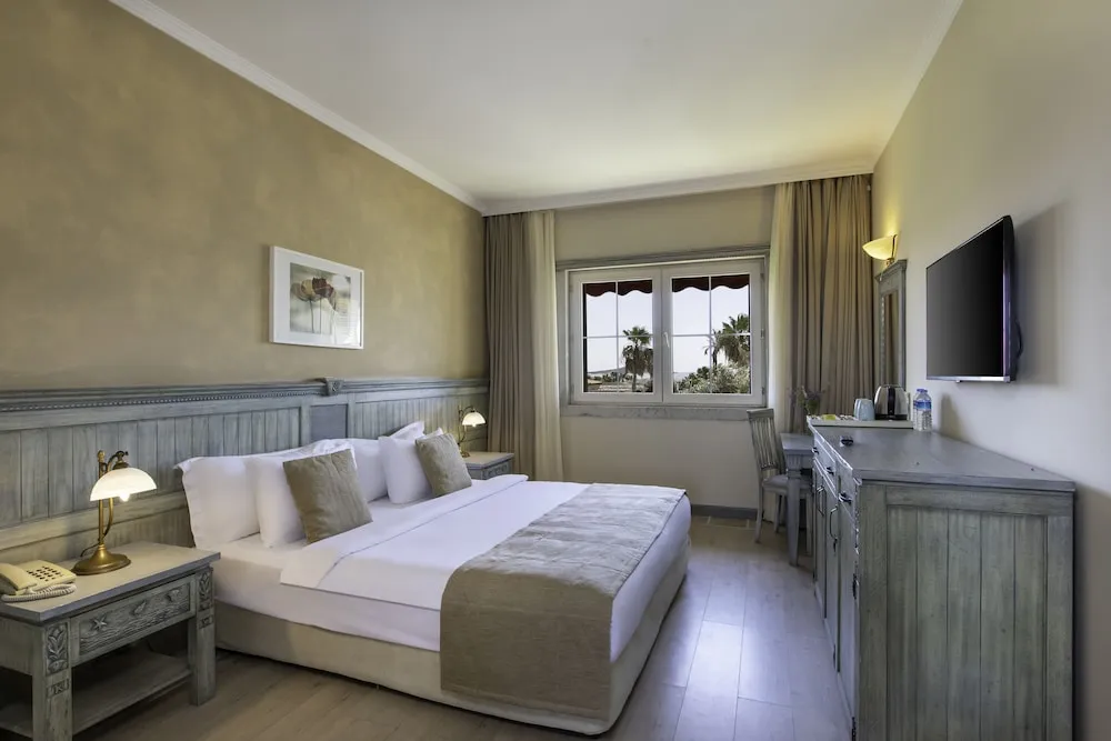 Deluxe Tek Büyük veya İki Ayrı Yataklı Oda, Bahçe Manzaralı