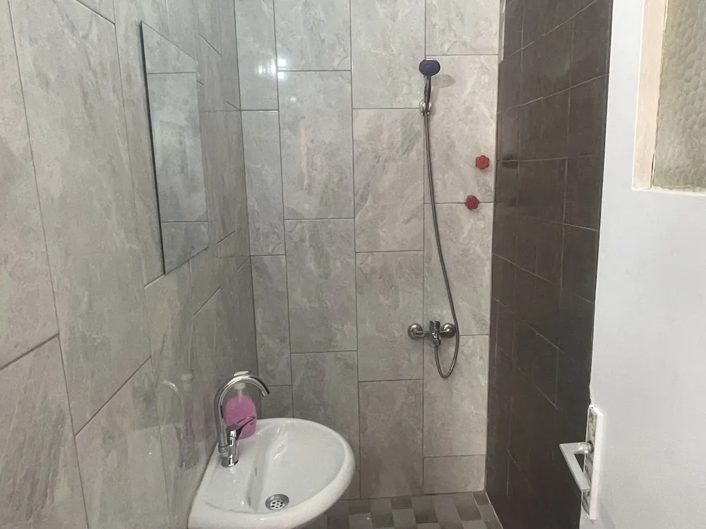Üç Kişilik Oda, Özel Banyo