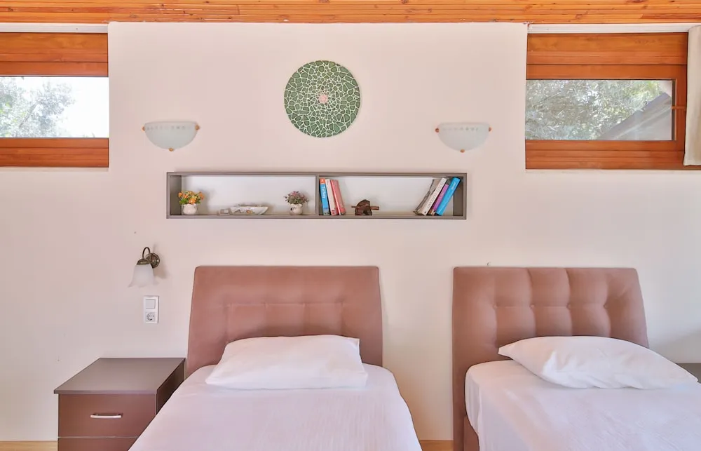 Traditional İki Ayrı Yataklı Oda, 2 Tek Kişilik Yatak, Kısmi Deniz Manzaralı, Havuz Kenarı