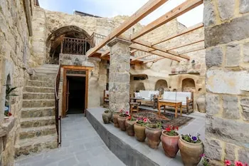 Abuhayat Cave Suites