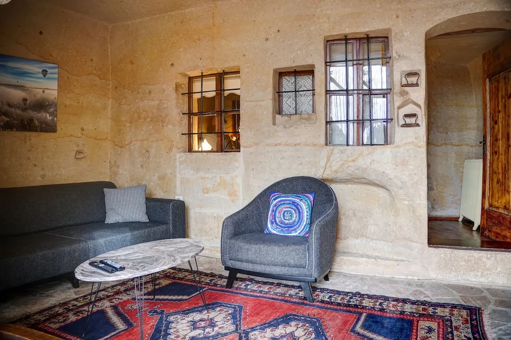 King Cave Suite