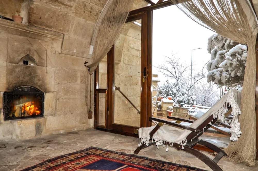 King Cave Suite