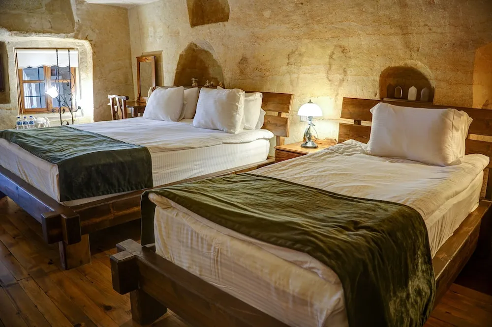 King Cave Suite