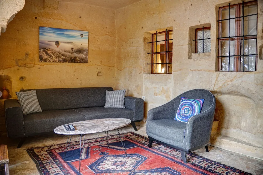 King Cave Suite