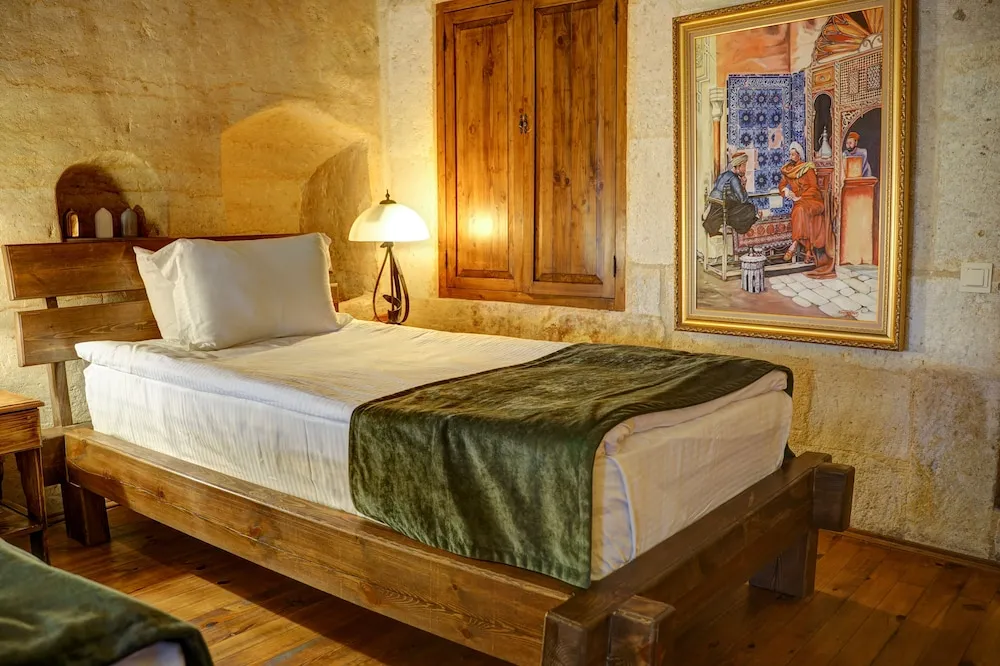 King Cave Suite