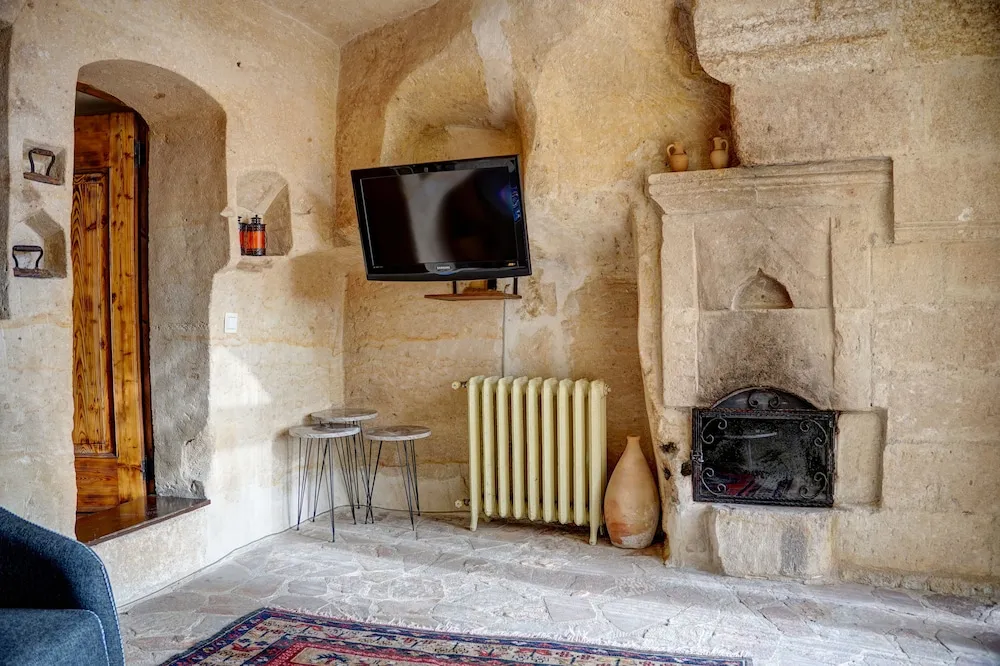 King Cave Suite