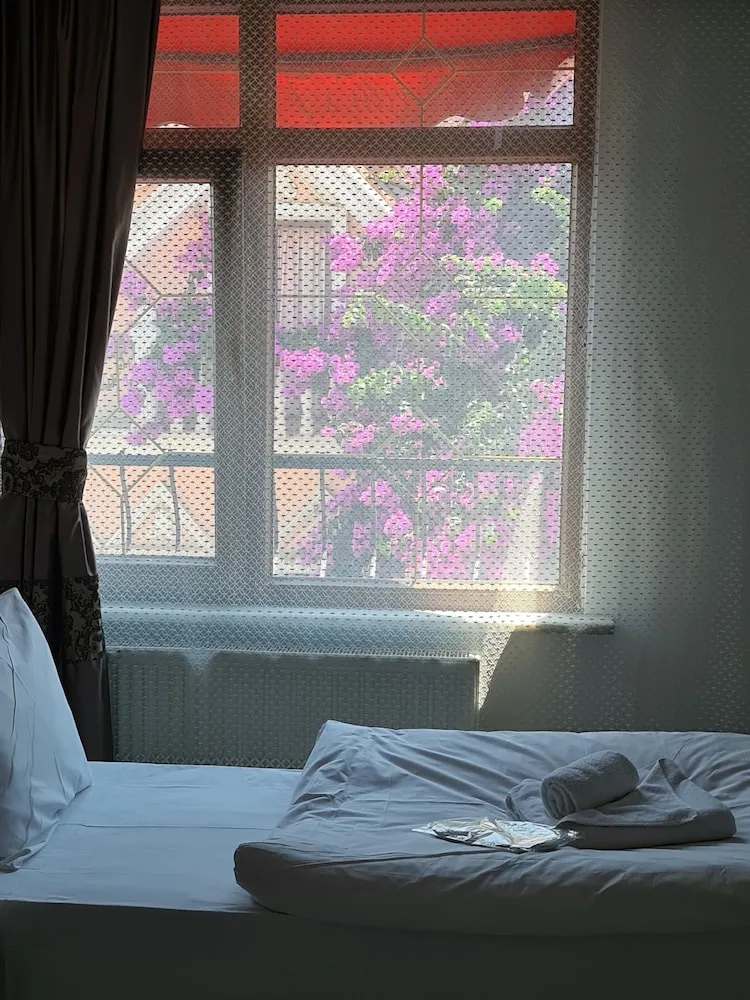 Economy Tek Büyük Yataklı Oda