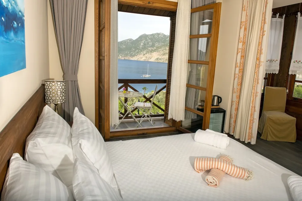 Tek Büyük veya İki Ayrı Yataklı Oda, Deniz Manzaralı (Ihlamur)