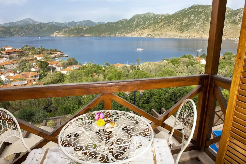Tek Büyük veya İki Ayrı Yataklı Oda, Deniz Manzaralı (Ihlamur)