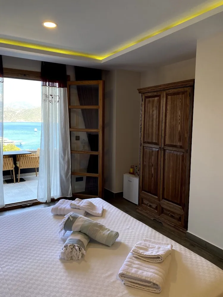 Tek Büyük veya İki Ayrı Yataklı Oda