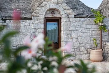 Trullo Siamese
