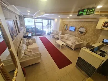 Şah Hotel