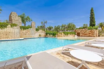 Cava Li Santi Residence
