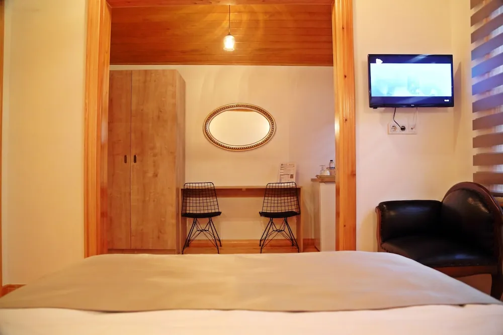 Deluxe Tek Büyük Yataklı Oda