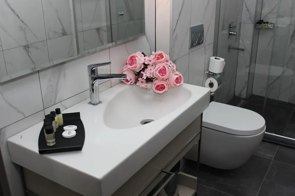 Design Tek Büyük Yataklı Oda, Sigara İçilmez