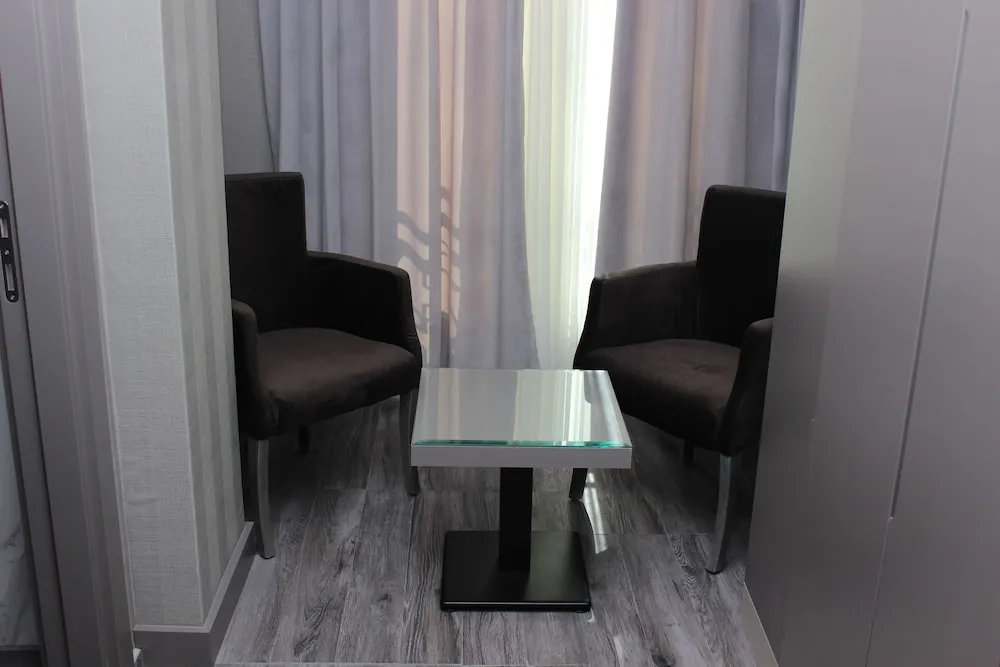 Design Üç Kişilik Oda, Sigara İçilmez